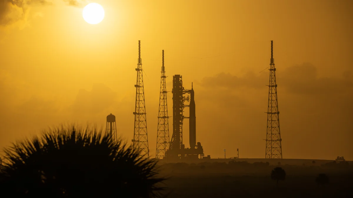 SLS (Space Launch System) durante el lanzamiento